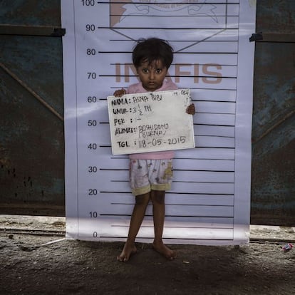 Una gran parte de los rohingyas, considerados apátridas al no contar con reconocimiento de la ciudadanía birmana o bangladesí, no tienen documentos de identidad o les han sido revocados. En la imagen, Asma Bibi, de 3 años.