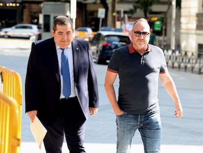 Santiago Fuentes, cabecilla de Arbistar, a su llegada a la Audiencia Nacional el 26 de junio, antes de que se ordenase su ingreso en prisión.