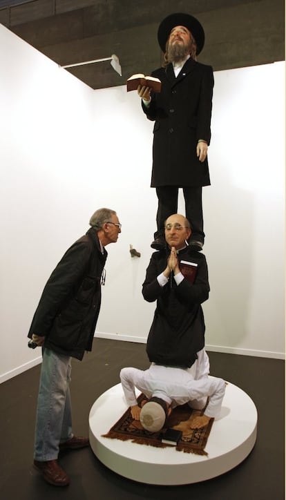 "Stairway to heaven" pieza principal del artista Eugenio Merino que provocó la protesta israelí, durante su exposición en ARCO 2010.