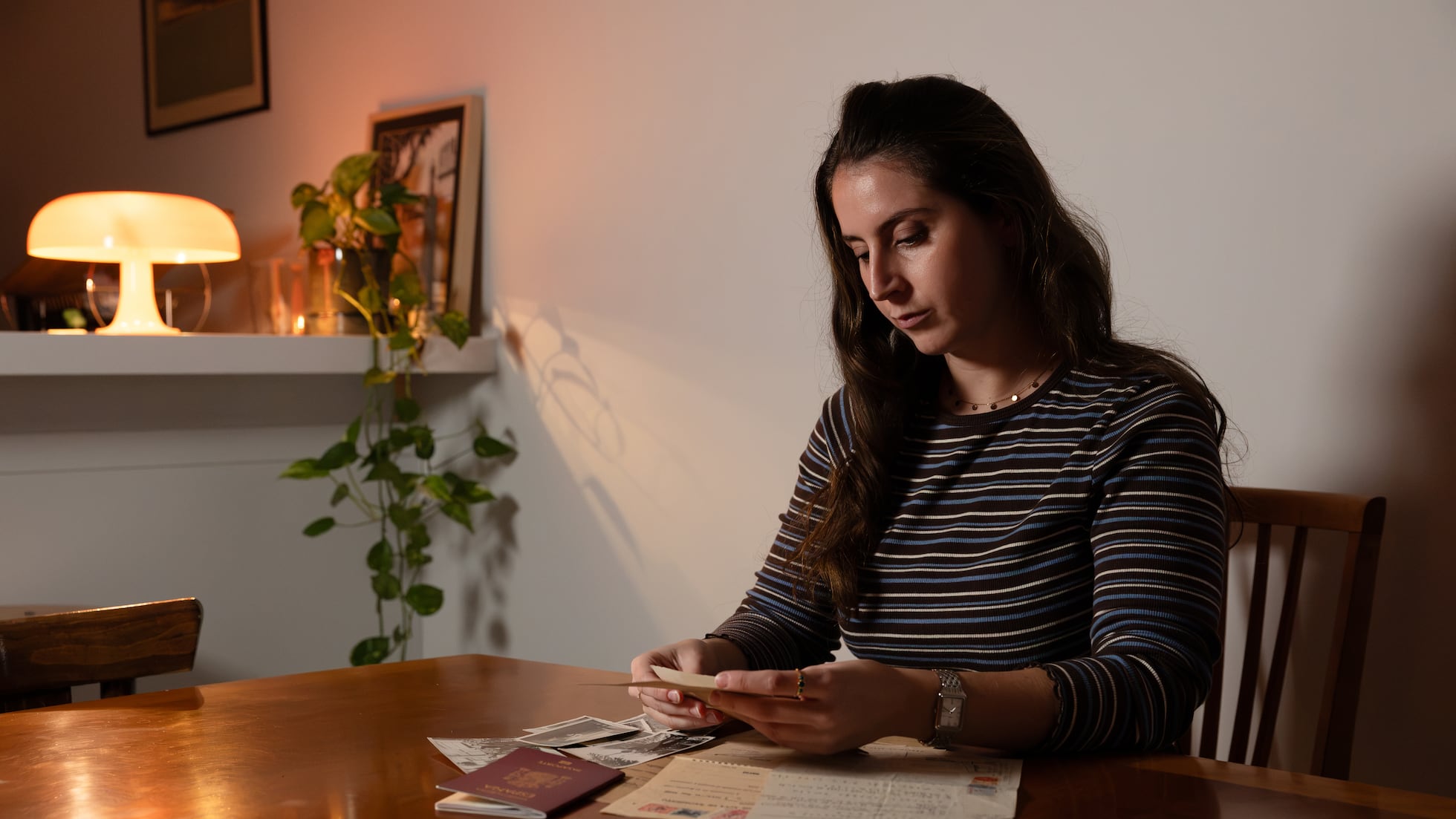 Jeanne, la nieta que se nacionalizó “por la memoria” de su abuelo exiliado y que no sabe si podrá votar el 29 de noviembre