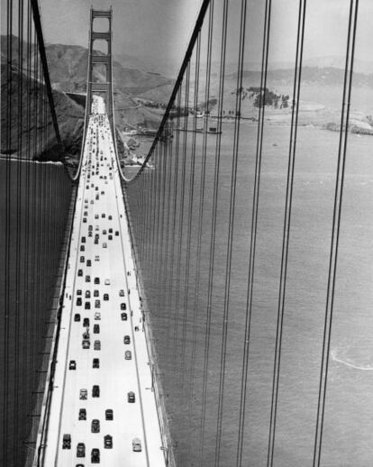 El puente daba solución a la creciente circulación en vehículos que sufría San Francisco.