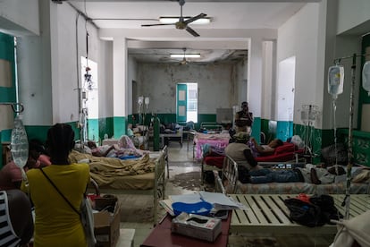 Una sala del Hospital Universitario Justiniano en Cabo Haitiano, Haití