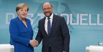 La canciller Angela Merkel y el candidato socialdemócrata, Martin Schulz.