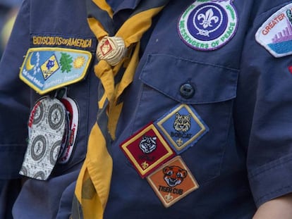 Un miembro de los Scouts de Am&eacute;rica con sus insignias.