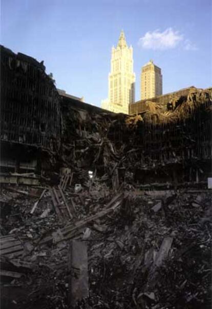 Imagen de los escombros de la torre norte publicada en el libro &#39;Aftermath&#39;, de Joel Meyrowitz, editado por Phaidon.