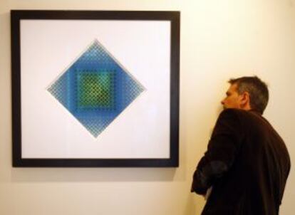 La obra 'Boglar II', pintada en 1966, una de las piezas de la exposición sobre Victor Vasarely