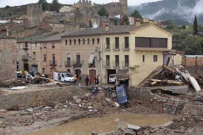 Aspecto de la población de Montblanc (Tarragona) que ha resultado gravemente afectada por las lluvias torrenciales que han caído esta madrugada en Cataluña.