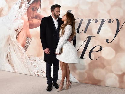 Jennifer Lopez y Ben Affleck el pasado febrero, en el pase de prensa de la última película de la actriz, titulada 'Cásate conmigo'.