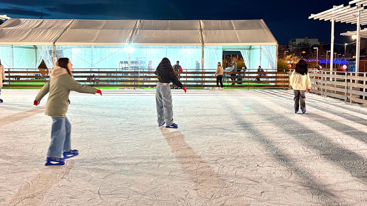 El Ayuntamiento de Madrid inauguró una pista de hielo de 450 metros en Chamberí sin licencia