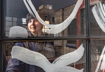 Cynthia Yee, artista visual, en su estudio de la colonia San Rafael.