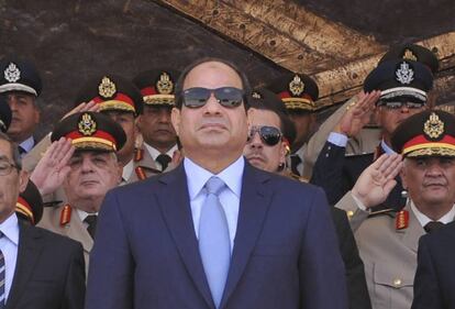 El presidente egipcio, Abdelfat&aacute; Al Sisi, en un acto militar en 2014.