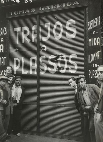 Efectos de una bomba en la plaza del Pedró, 1933.