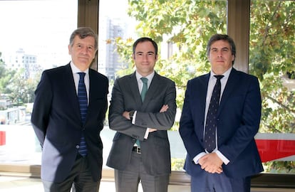 Alvaro Hernando de Larramendi, Pablo Urbanos y Manuel González Haba