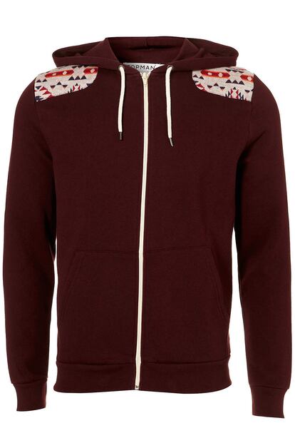 Sudadera de hombre color vino con estampado apache en los hombros y cremallera frontal. De Topman. (43 euros).