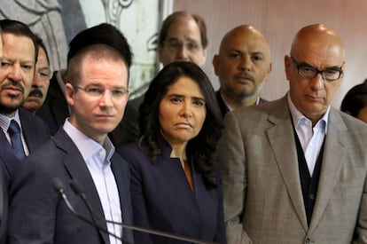 Ricardo Anaya, del PAN, Alejandra Barrales, del PRD y Dante Delgado, de MC. 