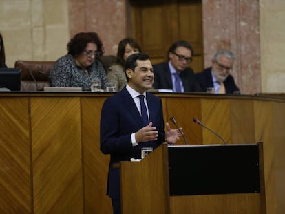 Juan Manuel Moreno addresses the Andalusian parliament.
