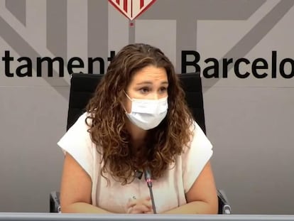 La teniente de alcalde de Derechos Sociales, Laura Pérez, en rueda de prensa.