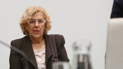 La alcaldesa Manuela Carmena en el pleno del Ayuntamiento de Madrid.