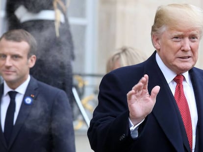 Trump (direita) e Macron, neste sábado em Paris.