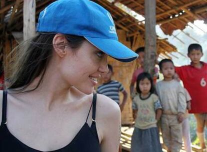 Angelina Jolie, en un campo de refugiados al norte de Tailandia.