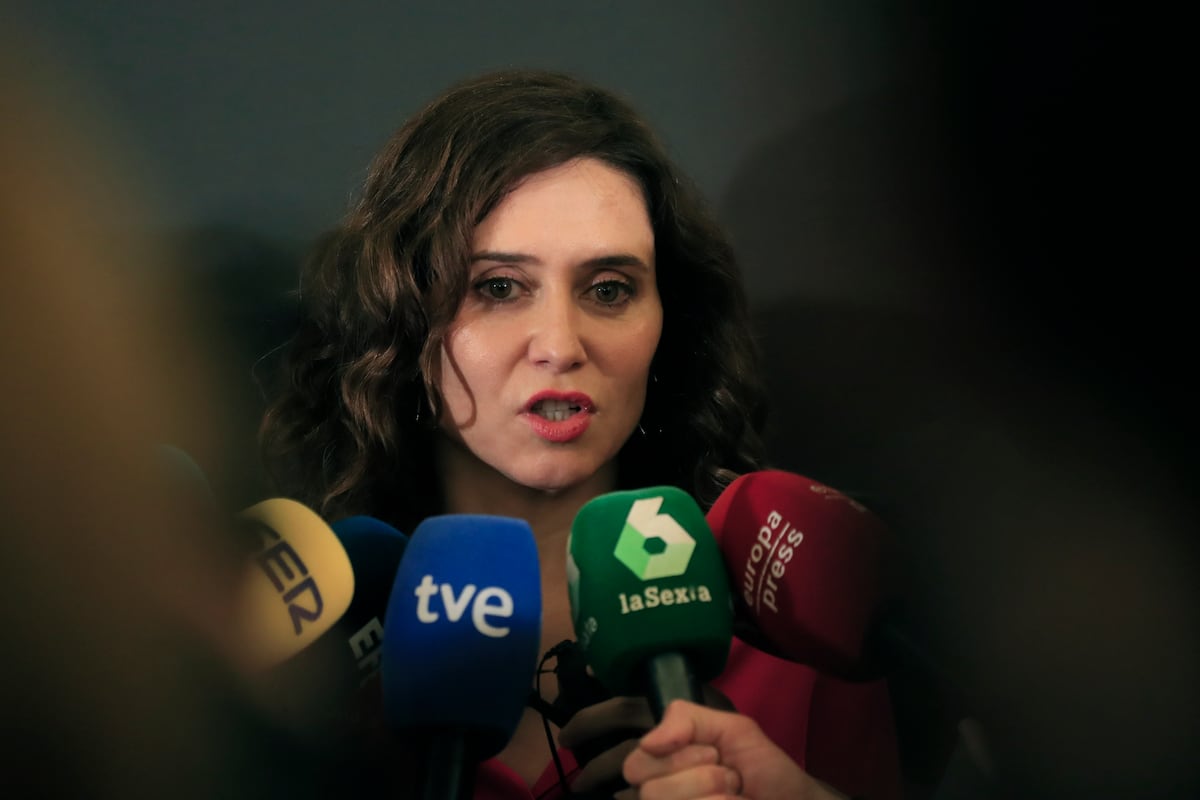 Ayuso cambia el paso a Feijóo al condenar los disturbios en Ferraz ...