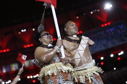 Desfile dos atletas paraolímpicos da delegação de Tonga.