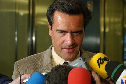 El ministro de Justicia, Juan Fernando López Aguilar, antes de un seminario sobre la Constitución Europea.