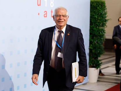 El ministro de Exteriores español, Josep Borrell, en la reunión informal de los ministros de Asuntos Exteriores de la UE en Viena este viernes.