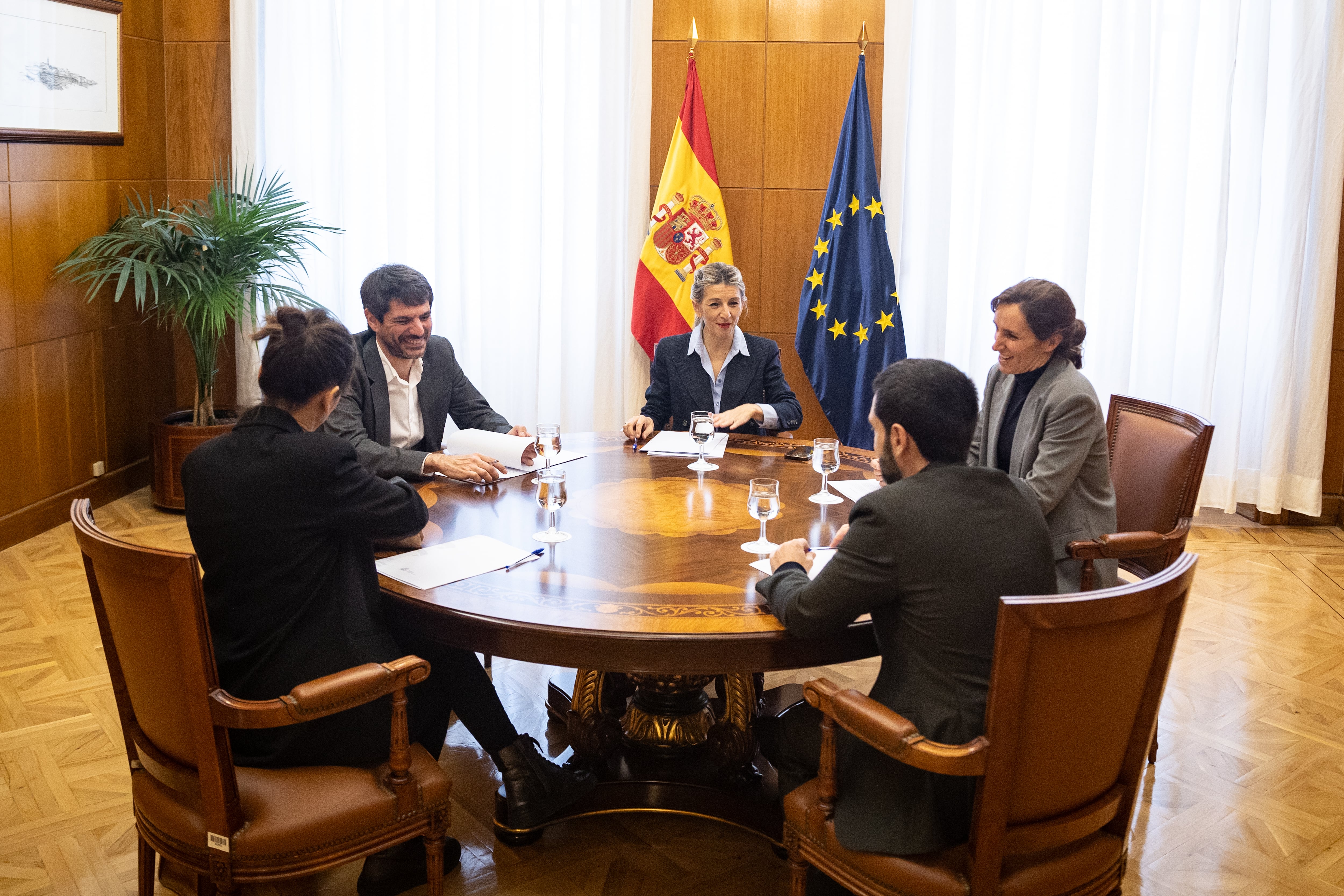 Los ministros de Sumar se conjuran para exigir al PSOE que acelere la reducción de jornada