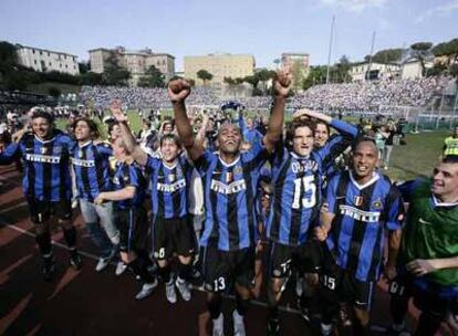 Los jugadores del Inter celebran el título de Liga ganado la temporada pasada.