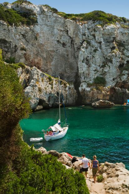 El fondeadero de Calescoves, en Menorca