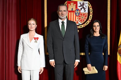 Figura de la Princesa Leonor junto a la de sus padres, los Reyes Felipe VI y Letizia, en el Museo de Cera de Madrid.