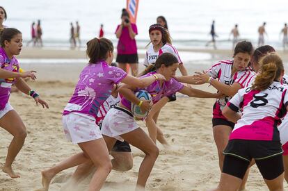 El cuadro femenino ha estado formado por ocho equipos. En la final de la Copa de Madera, las santanderinas de Pink Warrior se deshicieron de las escocesas Ayr Ladies por un apretado 10-14, dejando el trofeo en casa.