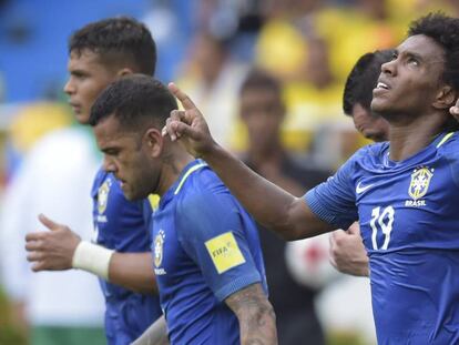 Willian comemora gol marcado no primeiro tempo.