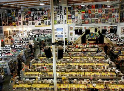 Interior de Amoeba Records, en Los Ángeles, la tienda de discos más grande del mundo