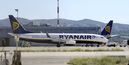Un avi&oacute;n de Ryanair en el aeropuerto de Marsella. 