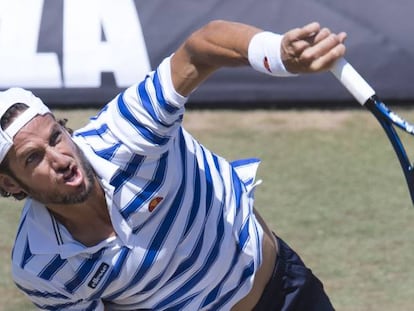 Feliciano saca en la final ante Pouille.