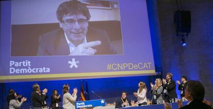 Carles Puigdemont interviene desde Bruselas en un acto del PDeCat. 