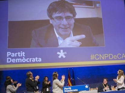 Carles Puigdemont interviene desde Bruselas en un acto del PDeCat. 