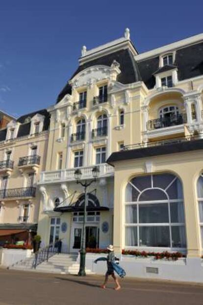 Fachada del Grand Hôtel de Cabourg.