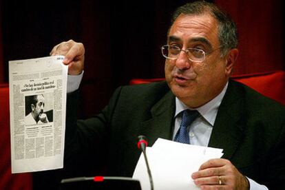 El consejero de Obras Públicas de la Generalitat, Joaquim Nadal, durante su comparecencia en el Parlament.