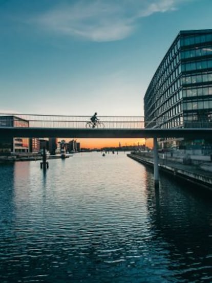 Vista del puente Byggebro, sobre el canal de Copenhague.