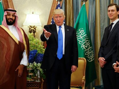 Trump junto al heredero saudí Mohamed bin Salmán y su yerno, en mayo de 2017 en Riad.