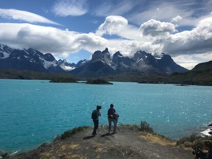 Visitantes en el Parque Natural de las Torres del Paine (Chile).