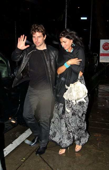Tras su relación con Penélope Cruz, Tom Cruise mantuvo un breve romance con la actriz colombiana Sofía Vergara. En la imagen, la pareja en Los Ángelenes en febrero de 2005.