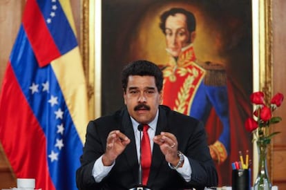 Nicolás Maduro anuncia cambios en su gabinete desde el palacio presidencial.