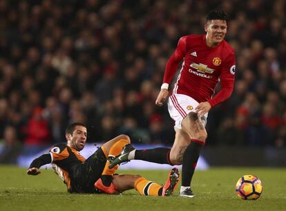 Marcos Rojo, jugando el mi&eacute;rcoles con el Manchester United.