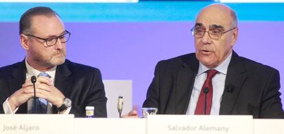 José Aljaro y Salvador Alemany, consejero delegado y presidente de Abertis, en la junta de accionistas de hoy.
