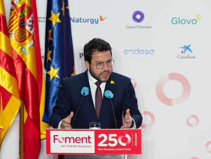 El presidente de la Generalitat, Pere Aragonès, interviene en el acto de entrega de las Medallas Conmemorativas y de los XIV Premios Carles Ferrer Salat, este lunes.