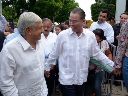 El presidente mexicano, Andrés Manuel López Obrador, junto a Quirino Ordaz Coppel, durante una visita a Sinaloa.